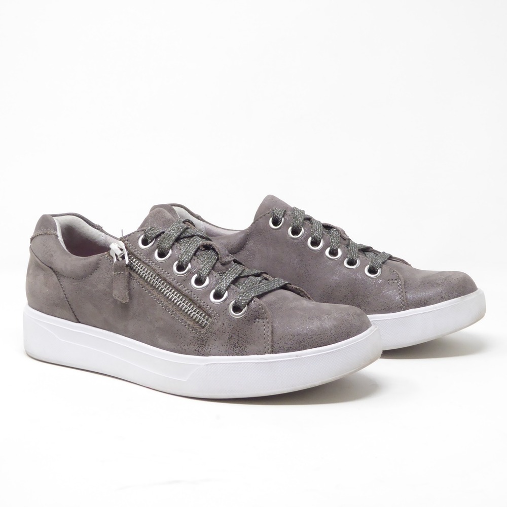Munro Grey Metallic Lace-Up Sneakers 7.5N